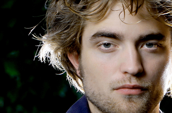 corazon7 Robert Pattinson comienza la promoción de Twilight