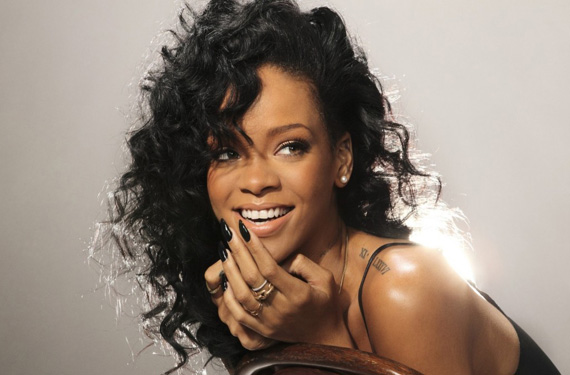 corazon8 Rihanna vuelve a perdonar los excesos de Chris Brown