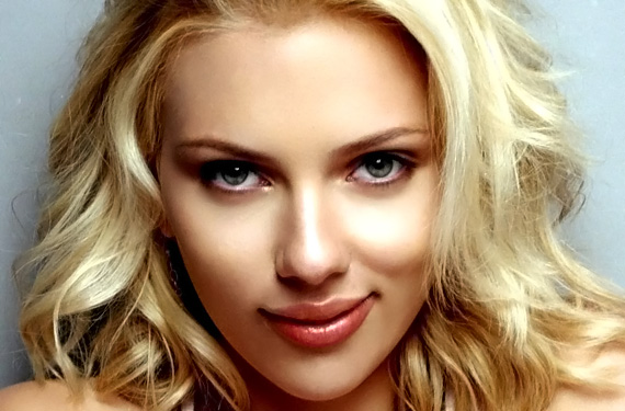 corazon4 Scarlett Johansson y sus problemas de acné