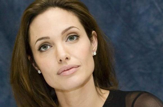 corazon212 Angelina Jolie se somete a una mastectomía