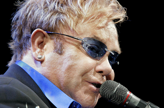corazon111 Elton John sufre un ataque de apendicitis